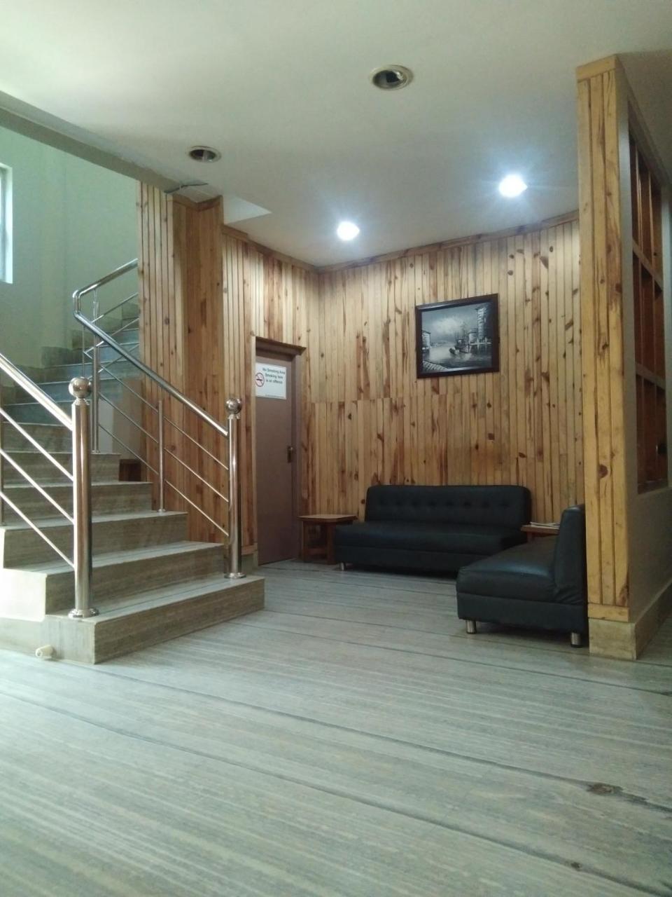 Kohima Hotel Pine المظهر الخارجي الصورة